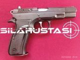 RUHSATLI,SIFIR AYARINDA ORJİNAL KUTUSUNDA,İLK ELDEN ÇOK AZ KULLANILAN 1995 MODEL ORJİNAL SİYAH CZ 75 B